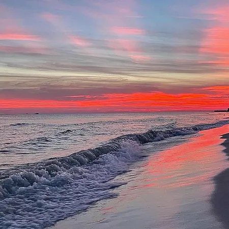 Sunrise Surprise 9Th Floor 2Br 2 Ba King Suite Beach Shuttle, Heated Pool!